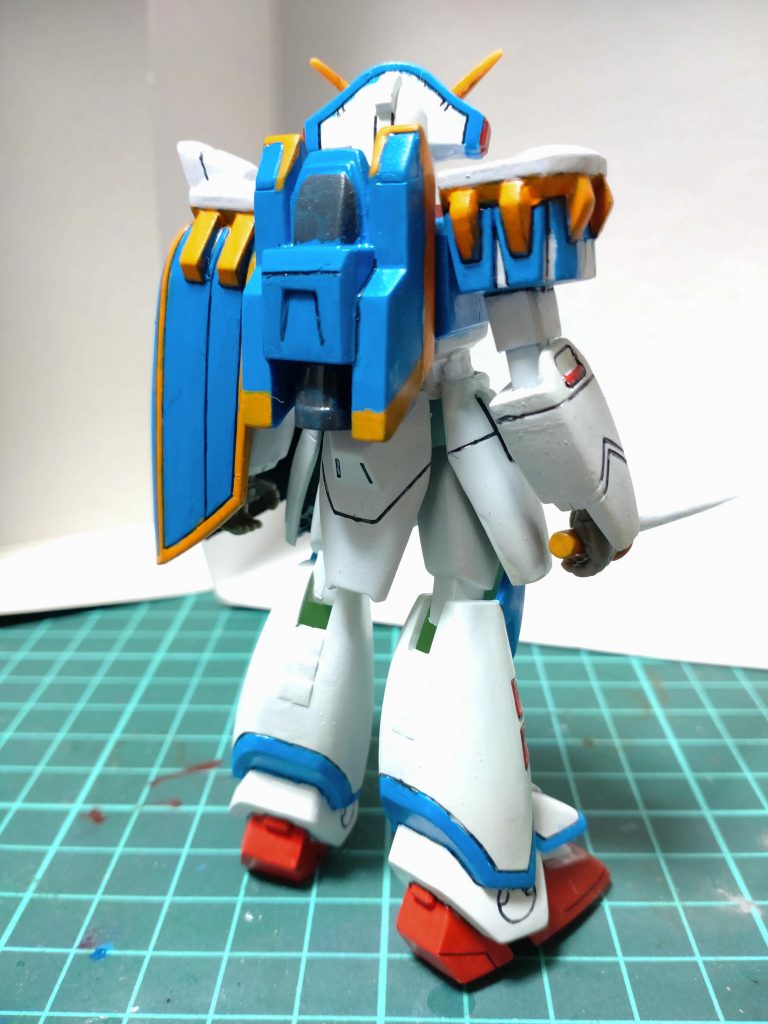 1/144よりも更にオミットされてる部分が多く、ポリキャップもありません。コアランダーも変形無し、脚部はかかと部分が一体成型、あと肉抜き穴多いです。