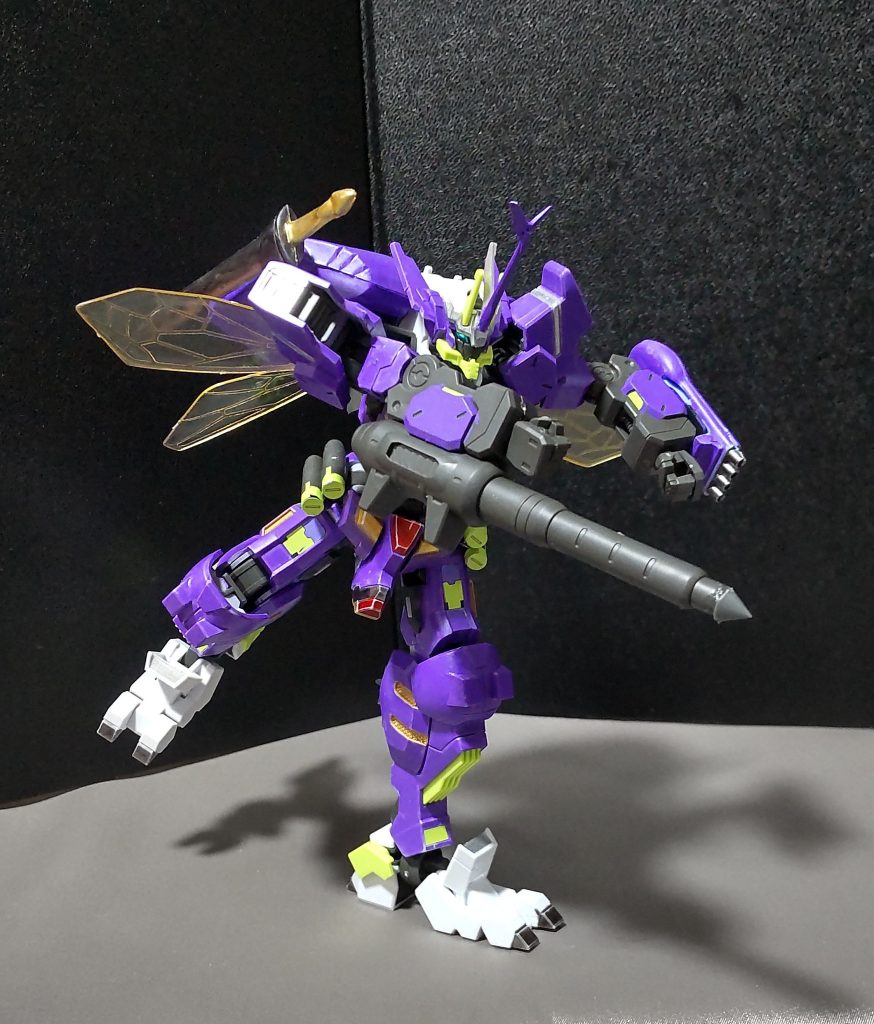 オーラ力を加えた一撃も可能で、さしずめ「オーラバンカー」といったところか。※パーツの差し替えで伸縮表現します。