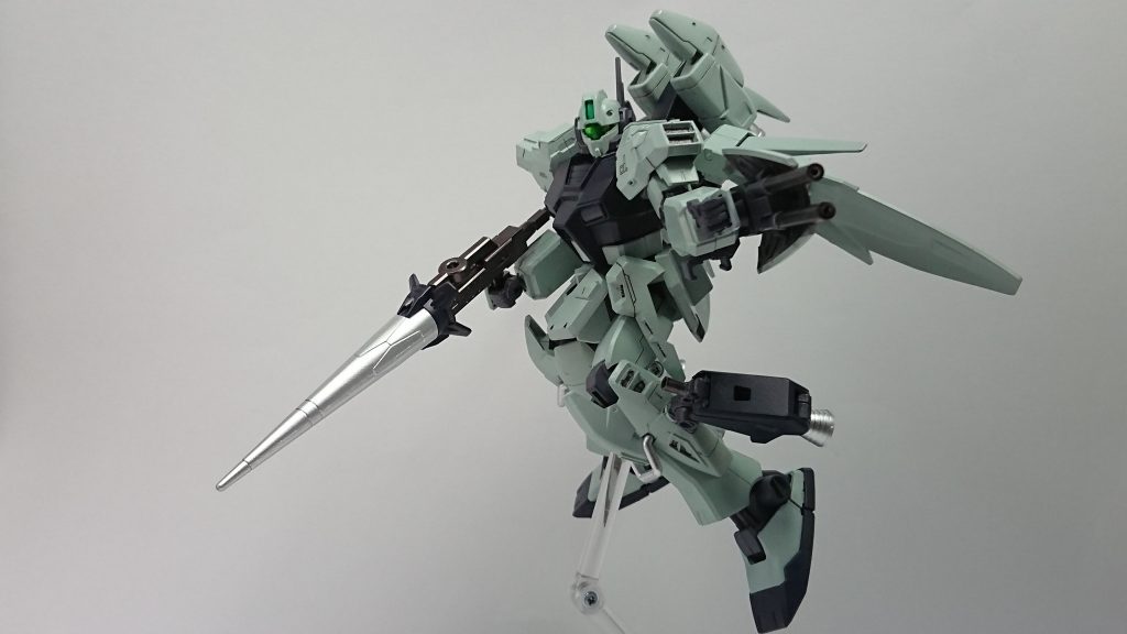 シールドビームキャノン本機の副兵装射程は短いが本機が接近戦仕様なのであまり問題にならない