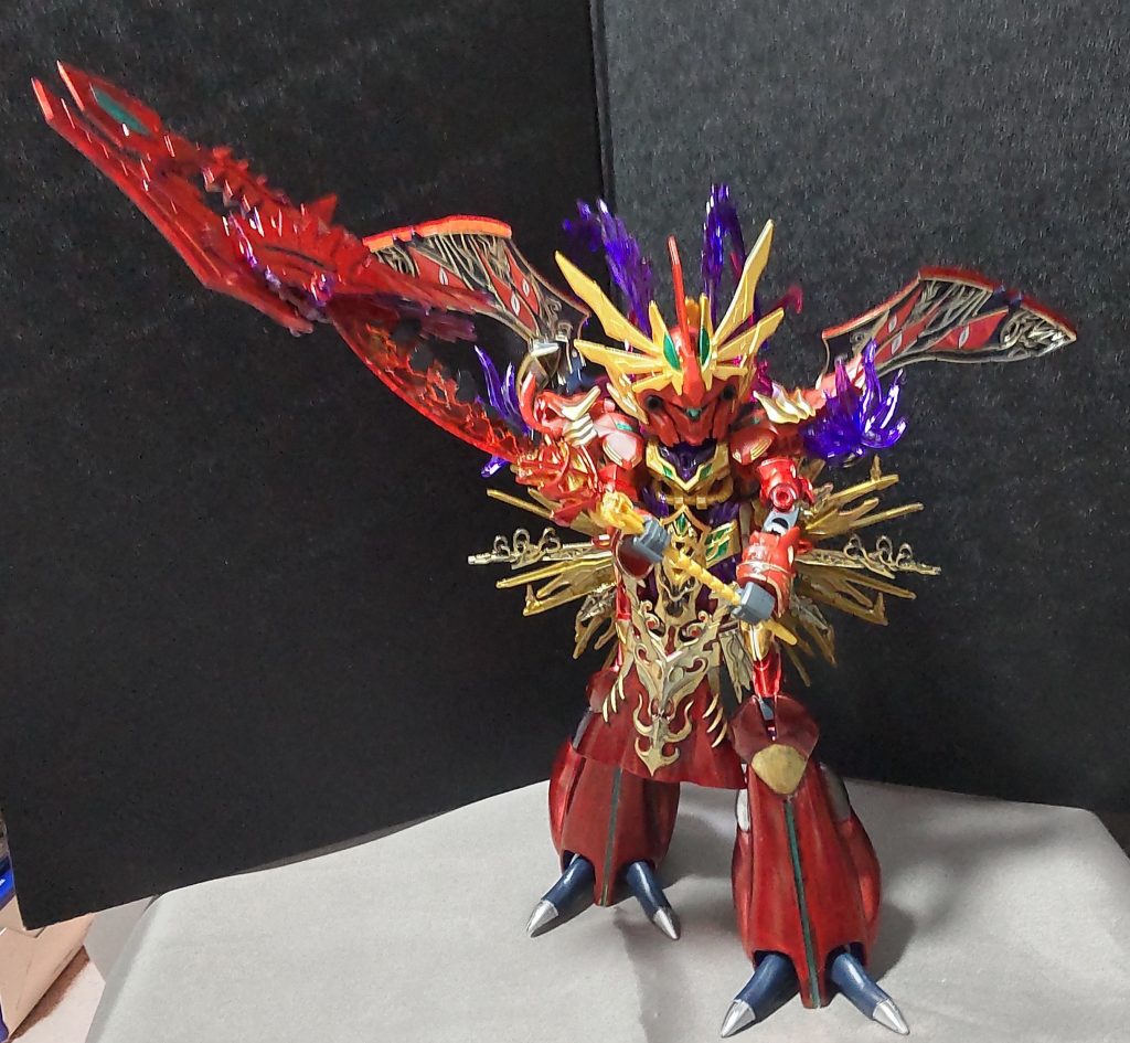 こうやって大型SDシリーズをいっぱい作って来ましたが、今回の呂布シナンジュは見た目が一番強そうですね。