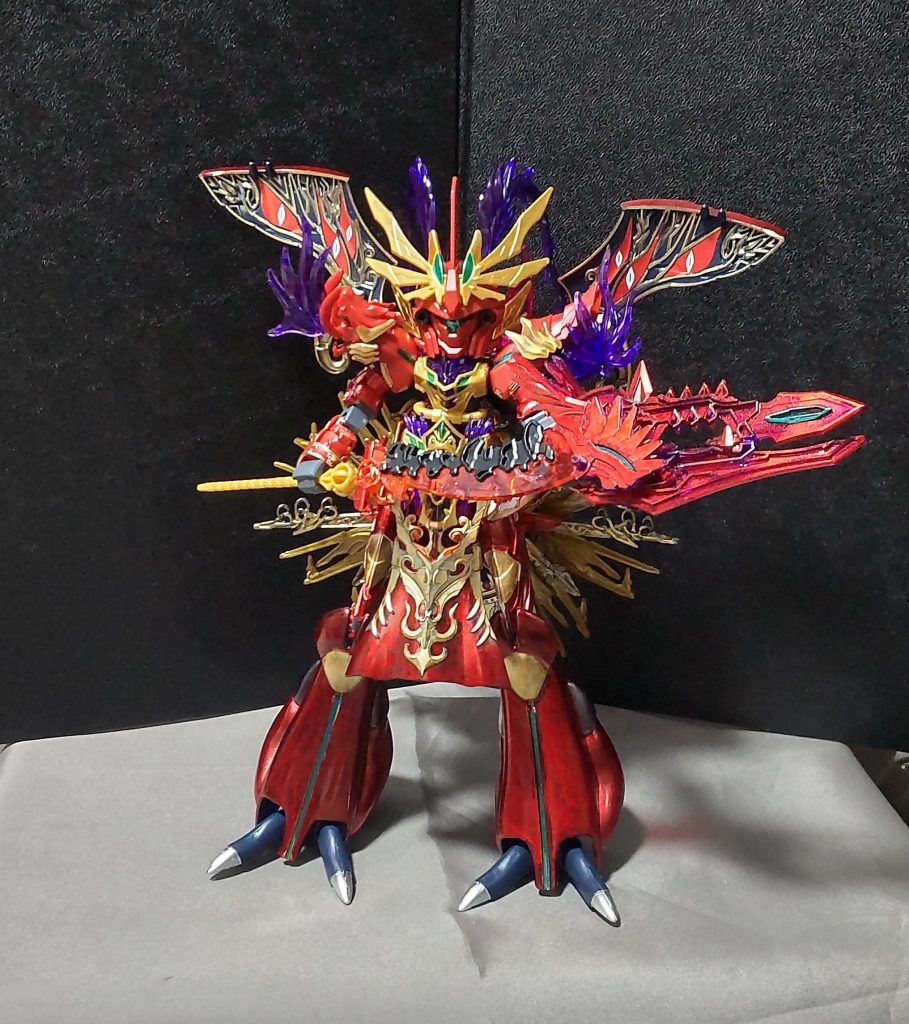 ・煉獄炎龍焦熱刀呂布が地獄で董卓の焦熱刀とウォーロックイージスのカタストロフに自身の方天画戟等を一体化させることで産み出された業物。煉獄の炎の力が宿っており、一振りするだけで当たりを火の海にしてしまう程の熱を発生させてしまう。