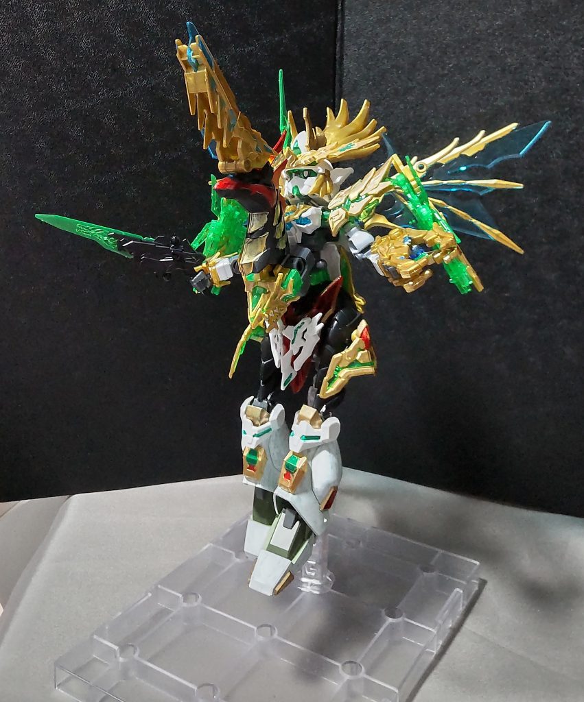 ○主な変更点・頭部は龍尊劉備の金髪Verに変更。・左腕に清龍煌顎を装着。・胸部の装甲を新しいダンコーンシステムに移植し、代わりに龍尊劉備のものを装着。