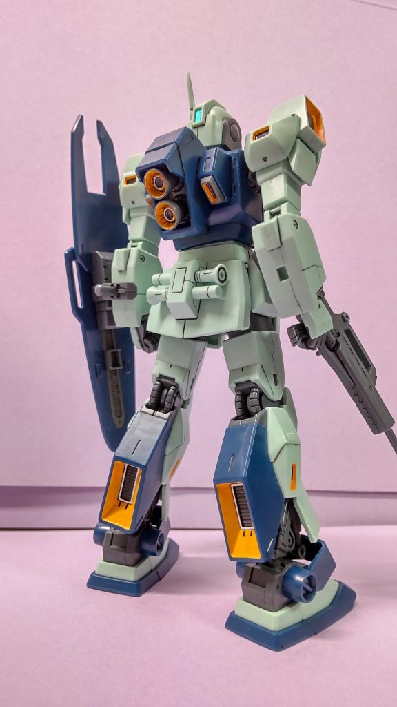 リアジムスナイパーⅡを反映しているスラスター系統。(デザインはジムスナの方が後ですが)