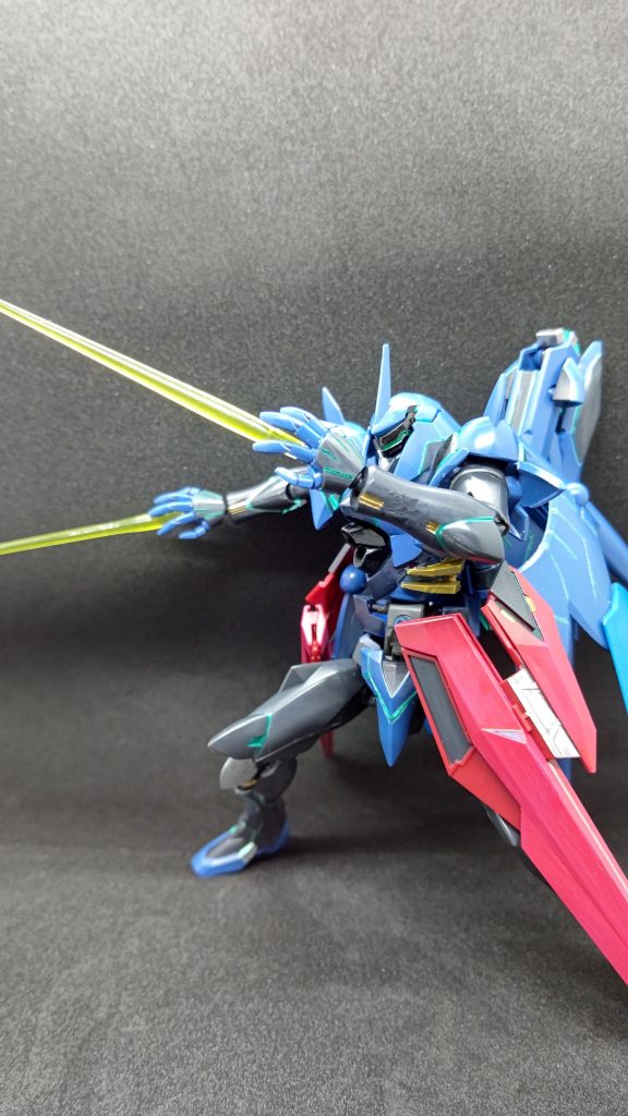 近接武器のビーム・サーベル！ハンドパーツからというのがまたカッコいいですね