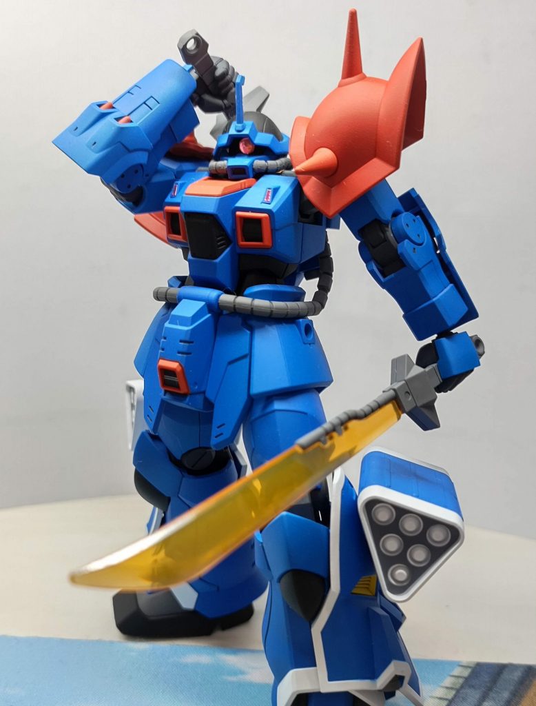 成型色だと濃い青色なのですが、少し明るめの青にしてみました。こちらの青色の方がイフリート改っぽい気がします。