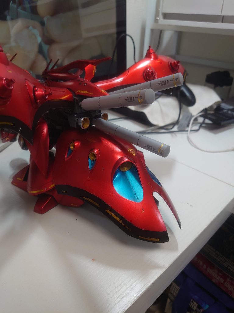 スジボリ 塗り分け キャンディー塗装難しいです