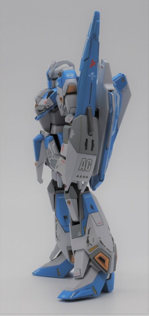 左側。アーガマに載せてもらっております。背景を白にしたらなんとなく暗くなってしまいました。写真撮影難しい。