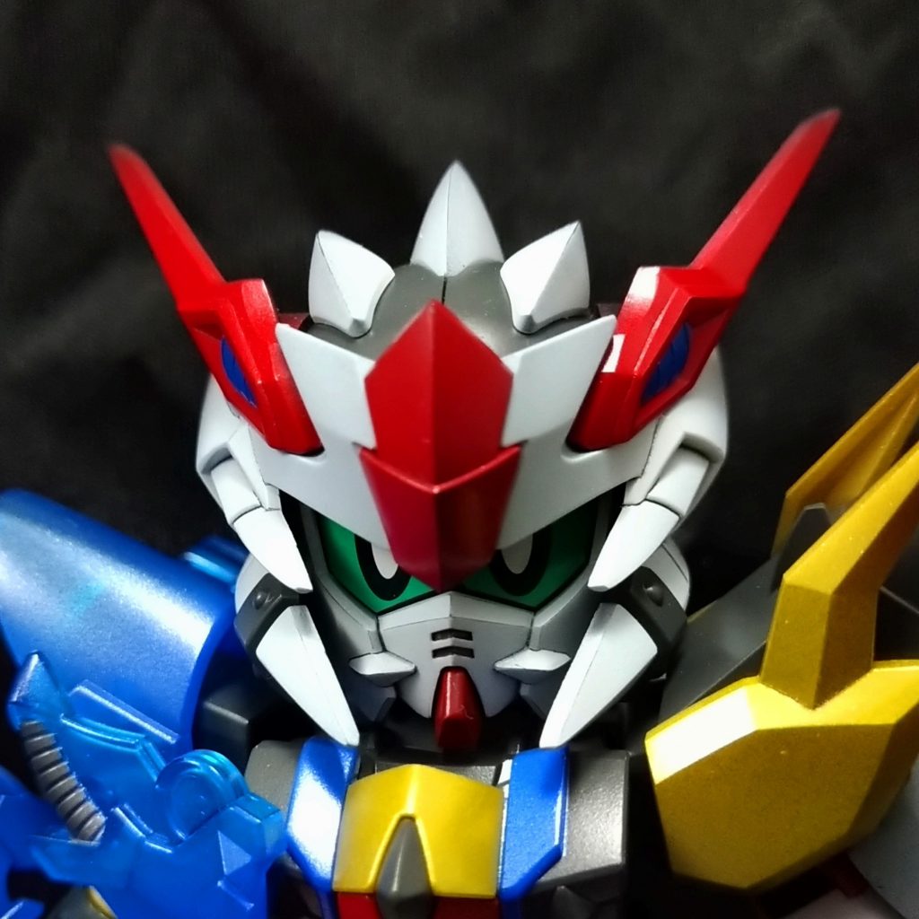概ね満足しているのですが、カブトの合わせ目だけは消してもよかったかな？と思ってます。が、普通に組んだだけでこんなにイケメンになるなんて…！やはりバンダイはスゴい…！