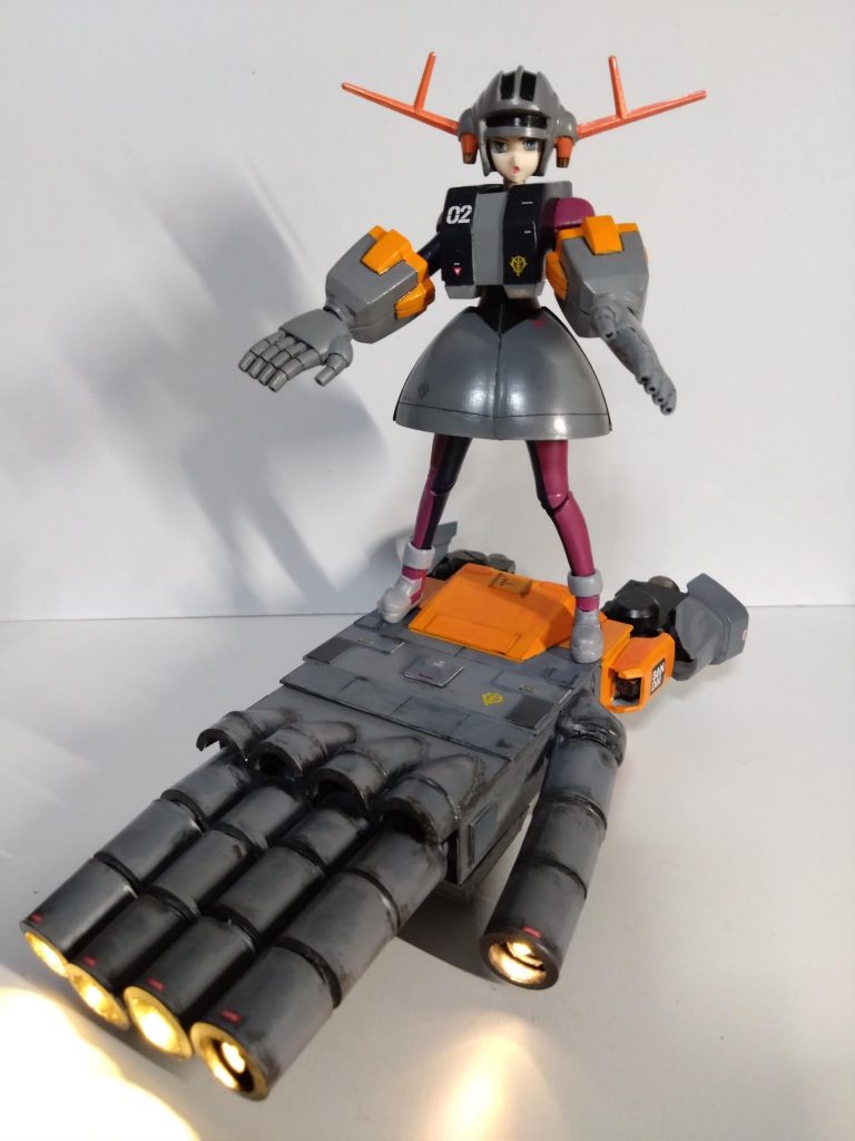 出撃❗制作当初は突然の思いつきで巨大なジオングの手を作って武器にしたら…って始まりましたが制作しながら誰が使うの?って考え、ニュータイプ…マリーダさんかって思いつきで、たまたま顔パーツの練習って描いて投稿したらここまできちゃいました。