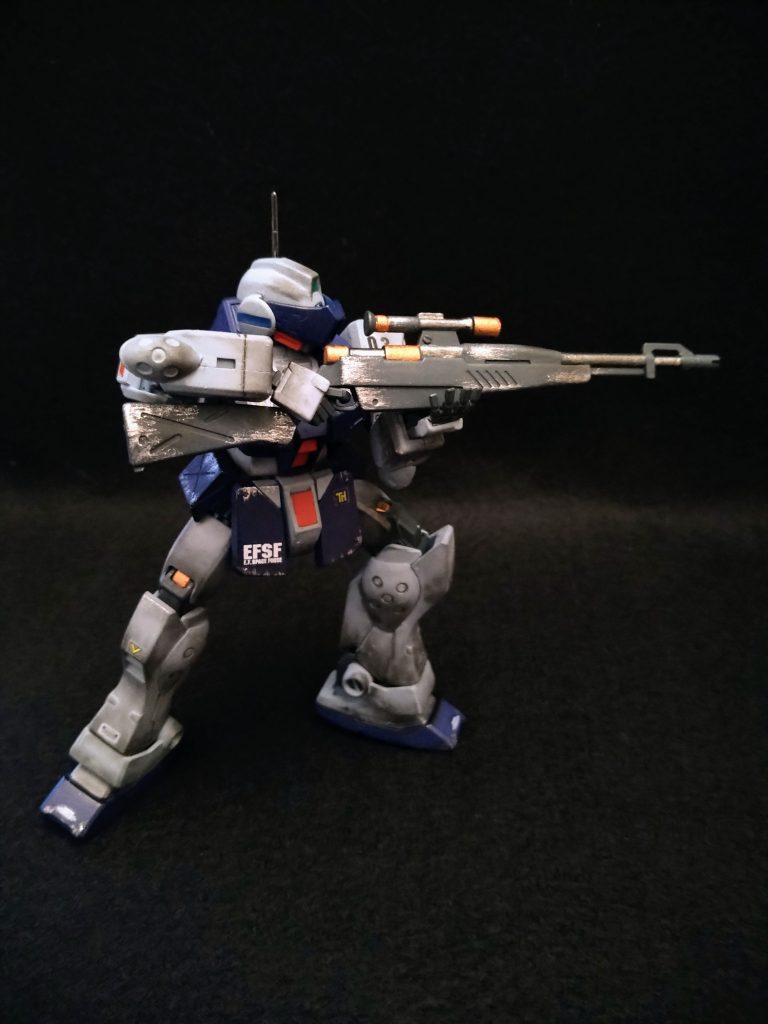 狙撃用ライフルを構えてバキュ～ン！