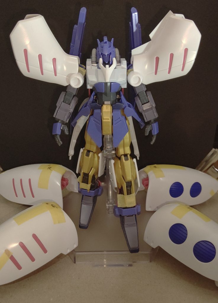 キュベレイのバインダーってぴったり閉じるのか、閉じたとしてクシャトリヤみたいに並べたら面白いかな。。