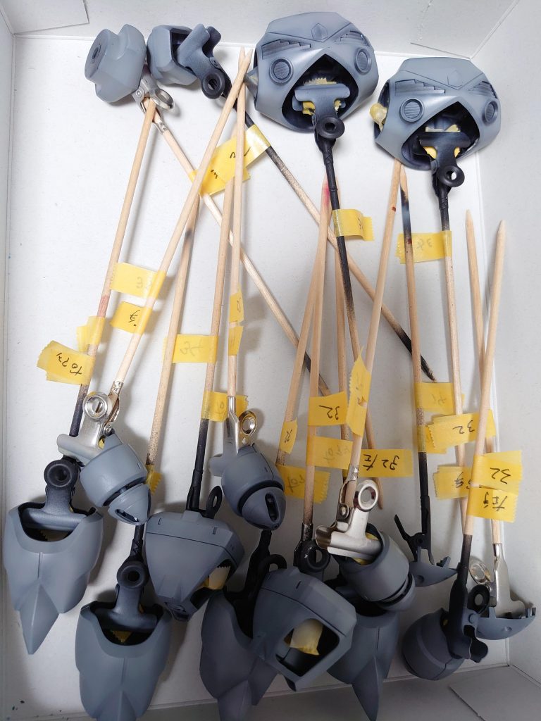 HGズゴックを胴体のみ前後延長、黒立ち上げ→シリコーンバリア→自衛隊艦艇色→浅海をイメージして塗色艦艇色は無用でした