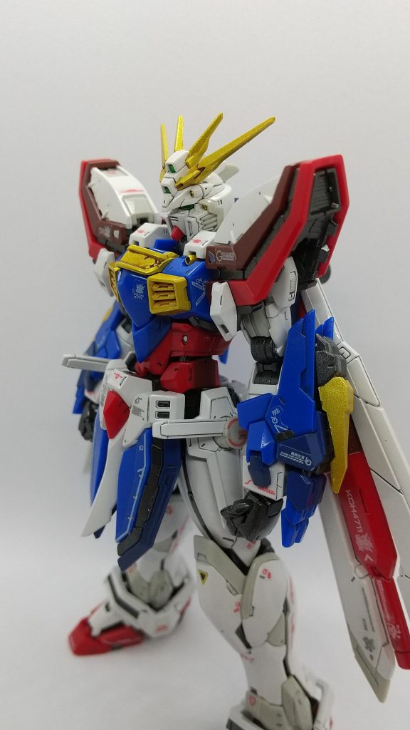 色変え、改造などは苦手なので、ほとんどそのまま作りました。ただ、ホワイト部分は一部ライトグレーを使っているのだから、赤青部分にも色が変わっている部分があってもいいんじゃないかと思いました。