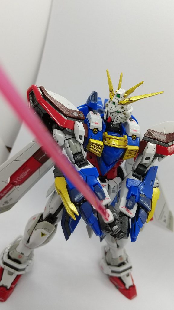 そこで、赤の部分に赤茶を、青の部分に濃紺を差してみました。情報量がアップしてカッコ良くなったと満足。