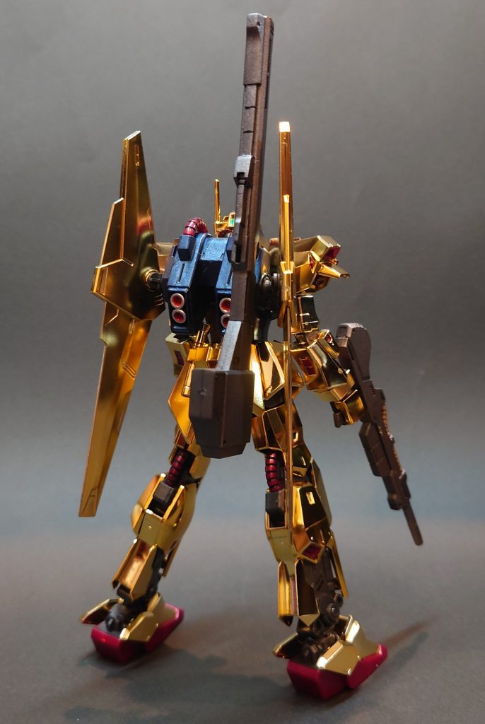 バーニアとライフルだけは部分塗装を追加。