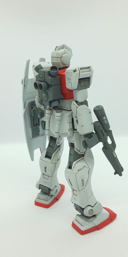 後ろはアッサリ。