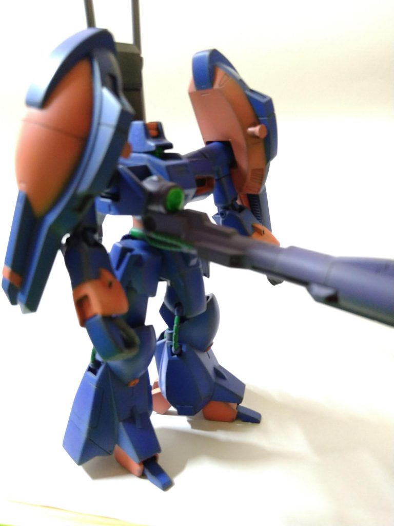 動力パイプの緑もきまったと思います。最初に写真撮った時、腕が逆でした。。