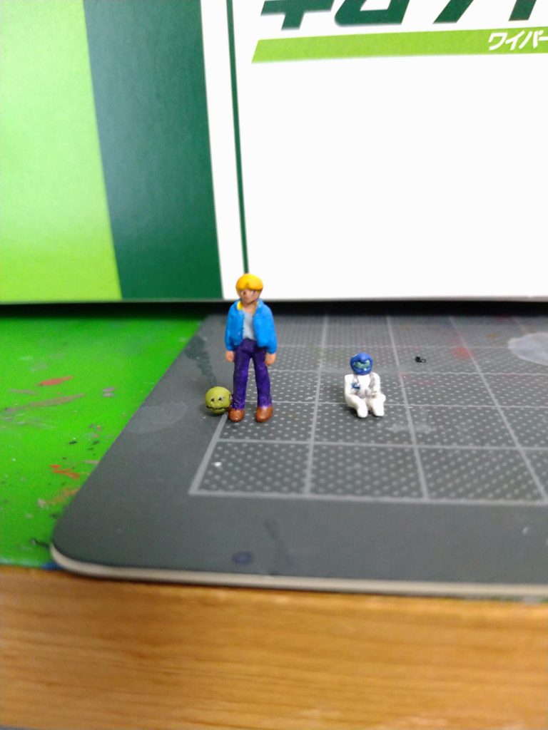 久しぶりに塗ってみました。マーベットさんはコアファイターに乗ってます。