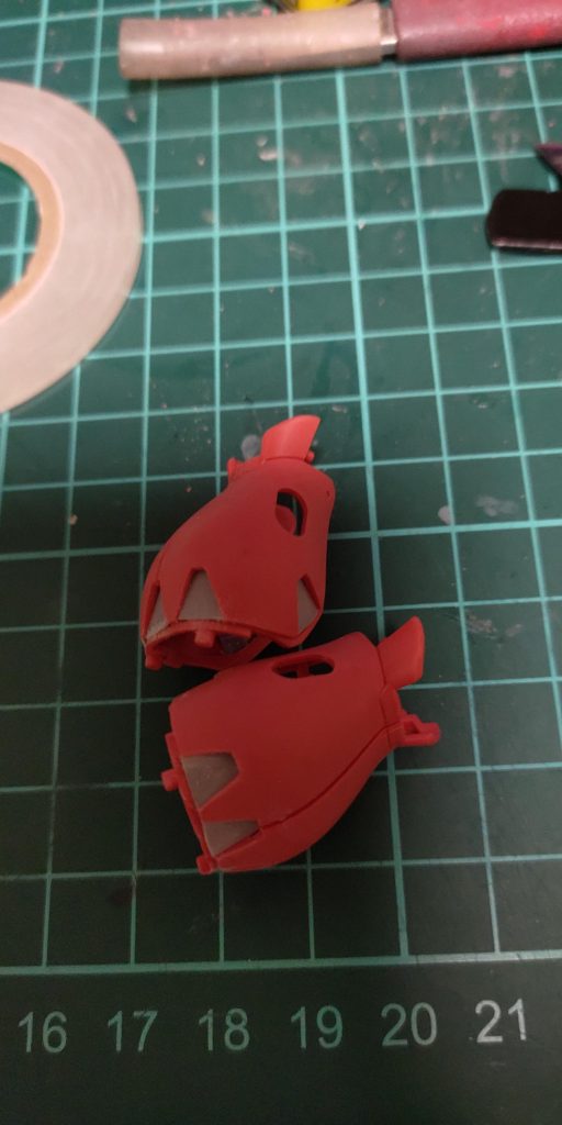 S型のスラスターに開口