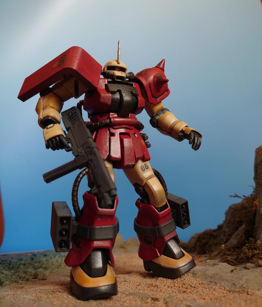 地上の赤いZAKU–4枚目/制作者：kgym0