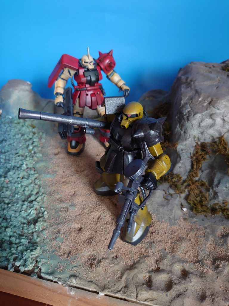 随伴するZAKUⅡ–7枚目/制作者：kgym0