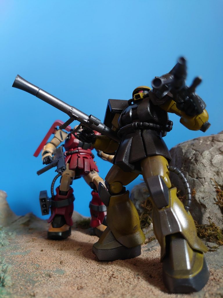 随伴するZAKUⅡ–6枚目/制作者：kgym0