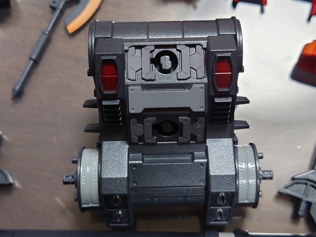 バックパックもきれいに塗り分けできて、満足な仕上がりになりました！