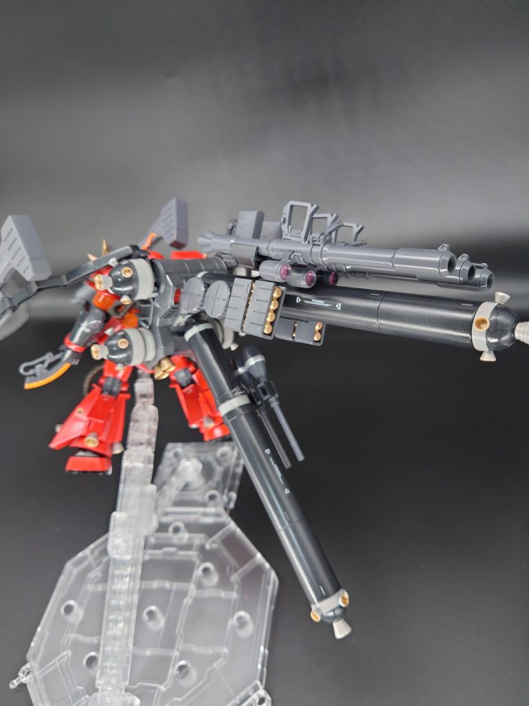 背中に重火器満載で、どう見ても強そう！