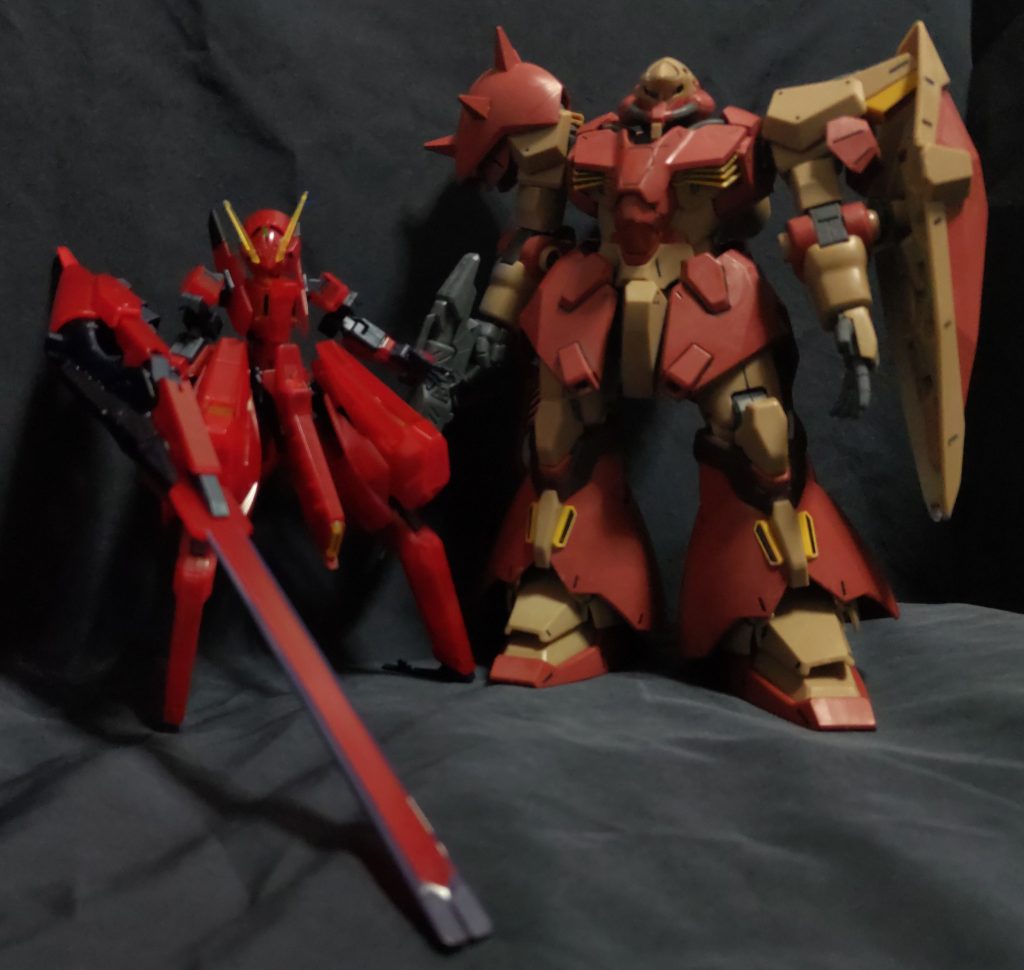 同じHGUCでも、メッサーF02型と並ぶと、小さいですね♪(笑)お目汚し失礼しました。