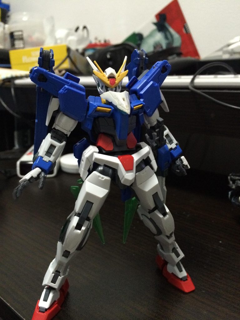 通常形態。肩アーマー後ろにレールガン、リアアーマーにGNガンブレイドを追加。