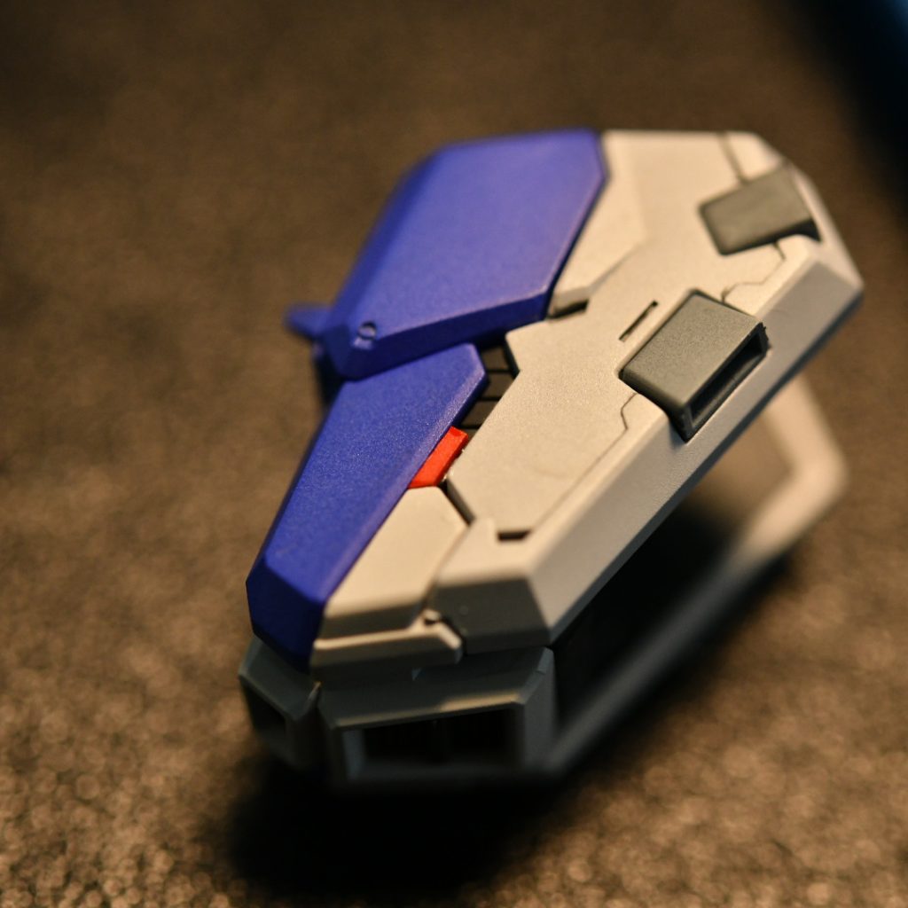 斜めカットもできるので、こんな隙間にもピッタリ。