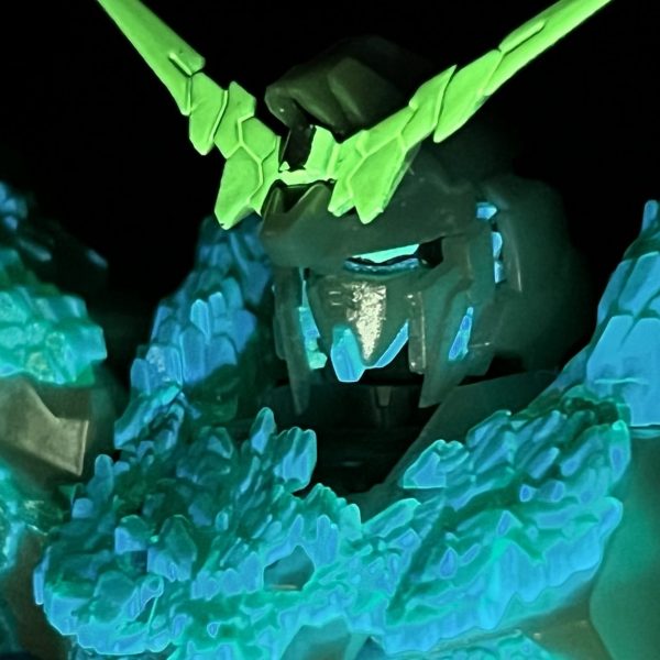 ユニコーンガンダム光の結晶体スプーキー塗装