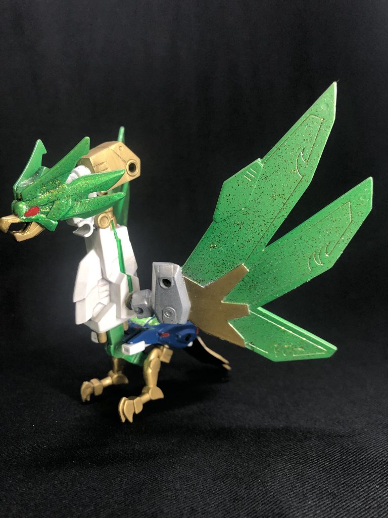 [結晶鸞陀亜](クリスタルランダー)魔星との戦いで傷ついた光亜乱太が、異世界で修復され手に入れた新たな姿。閃光電撃銃と光亜乱太が合体する事で、より鳥らしい姿となる。オリジナルがあまりにもアレなので…(当時は合体ギミックがあるだけで十分でしたけどね…)当時のギミックを活かしつつ、より鳥らしくなるように調整しました。はい、というわけでね。いつものパターンというか恒例行事というか…支援機的な動物が出てきちゃったらね、もうアレしかないですよね…では参りましょう！合・体・だ‼︎‼︎