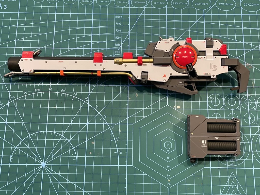 ついで(笑)にコイツもテスト機カラーに!ウエポン系ののテストカラーはモノクロよりだった気がするのですが、あくまで妄想の範疇で。