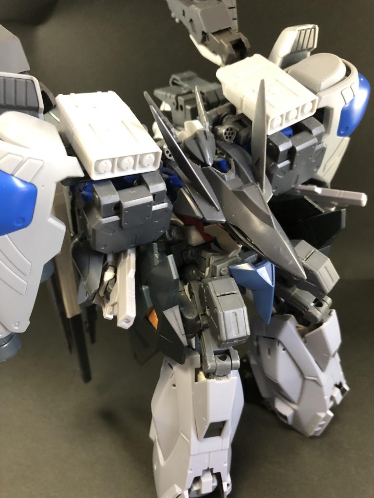 なおモチーフは某黒百合です。黒く塗ったらそれっぽくなるかも…