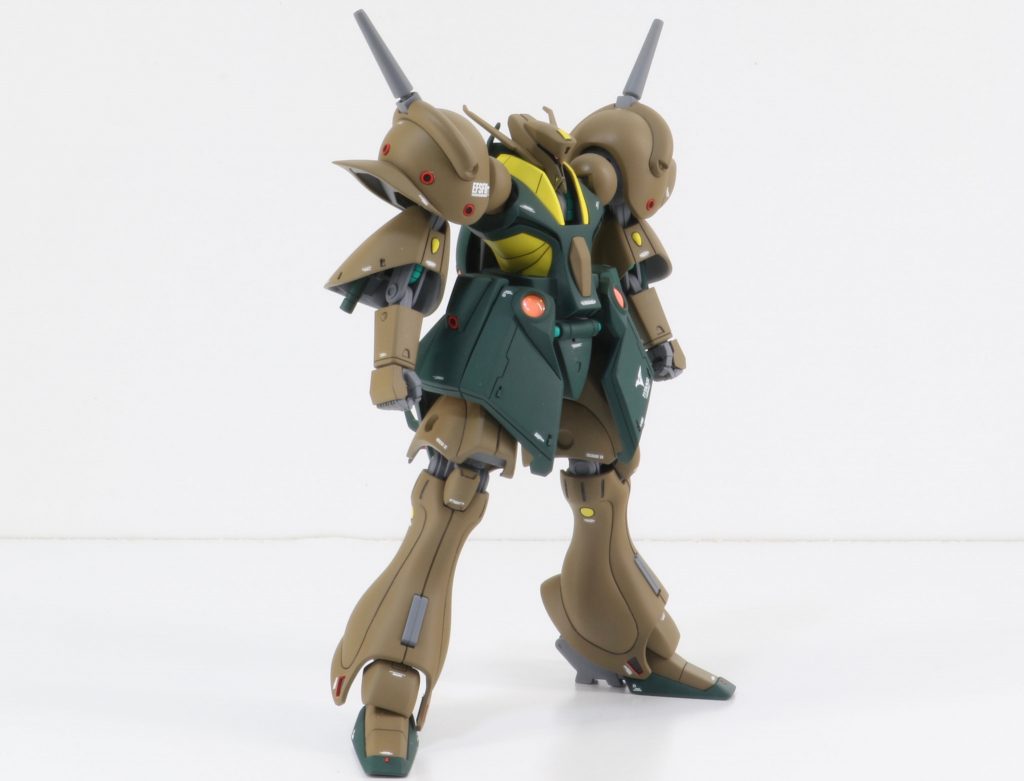 プロポーションは首と胴体の接続部分を少し調節しましたがそれ以外はそのまま組み、ディテールの作り込みなど中心に丁寧な作成に注力しました。