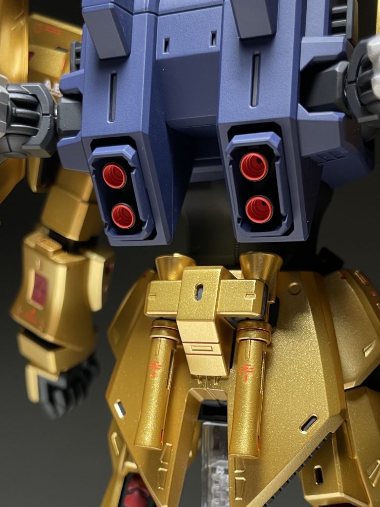 キットのバーニアは分厚かったので、メタルパーツに変更。