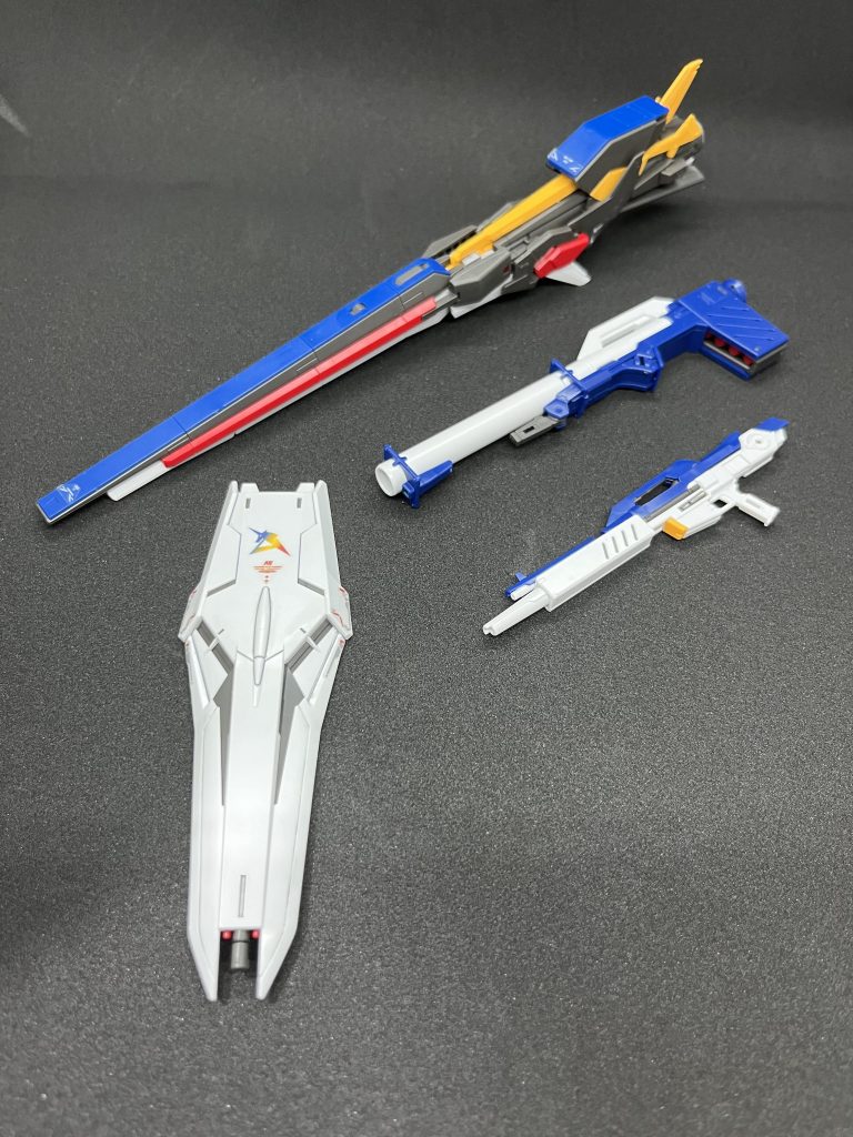 武装はこんな感じで一通りついています。個人的には通常のフィンファンネルも再現できれば最高だったのに残念