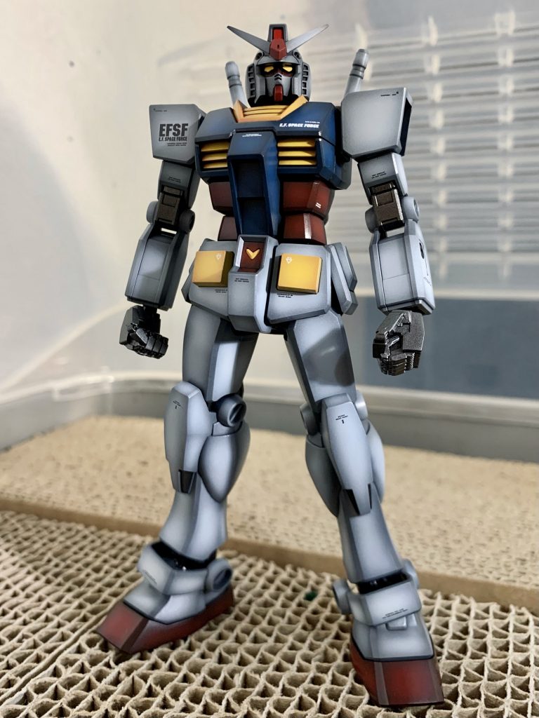 全体的な明度はかなり低めに塗装しています。ブルーバックのブース撮影で狙ったトーンになるよう調色していますが、なかなか良い結果が出せたのではないかと思っています。