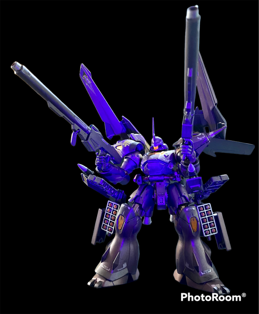 目は蛍光塗料です。足ミサイルはボールデンアームズのランチャーにミサイルをランナーで作り蓋を開閉式にした物を付けました。