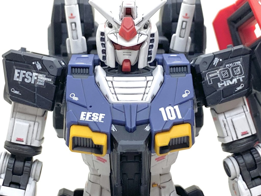 デカールは前に作りましたΞガンダムの余りをメインにHGUCユニコーン用やオリジン汎用4、HJモデラーズデカールやベルテクスのコーションデカールなどを満遍なく貼っています。横浜ガンダムのマーキングをそのまま貼りたい気もしましたが・・・同じデザインのは販売されていないので似たデザインのを貼り、雰囲気を出しました。