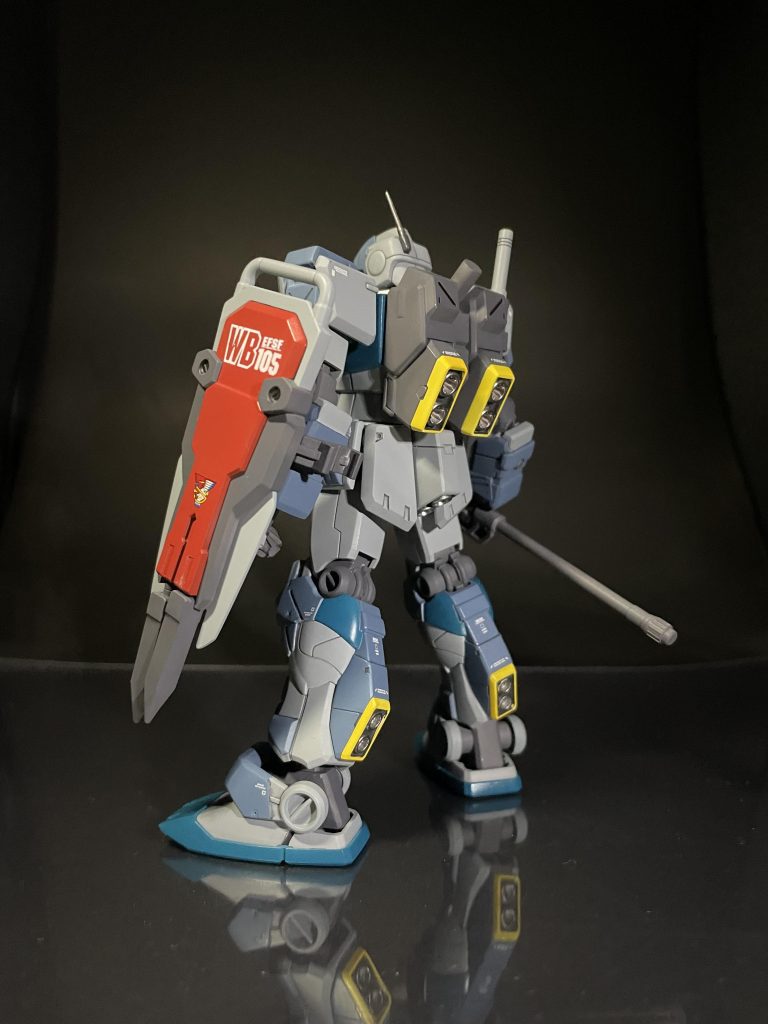 背面ショット。スレッガーパーソナルマークはオリジン版がなかったので、ガンダムデカールから。