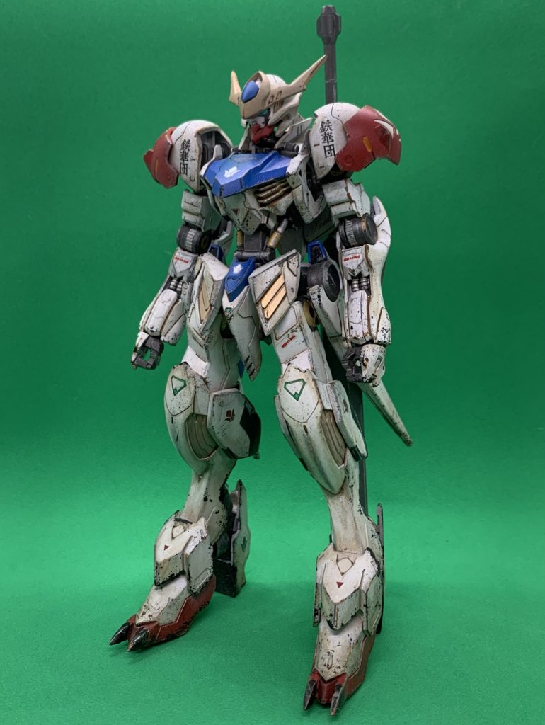 鉄華団のデカールを貼ってはみたものの…暴走族じゃないんだからと少し後悔してます笑