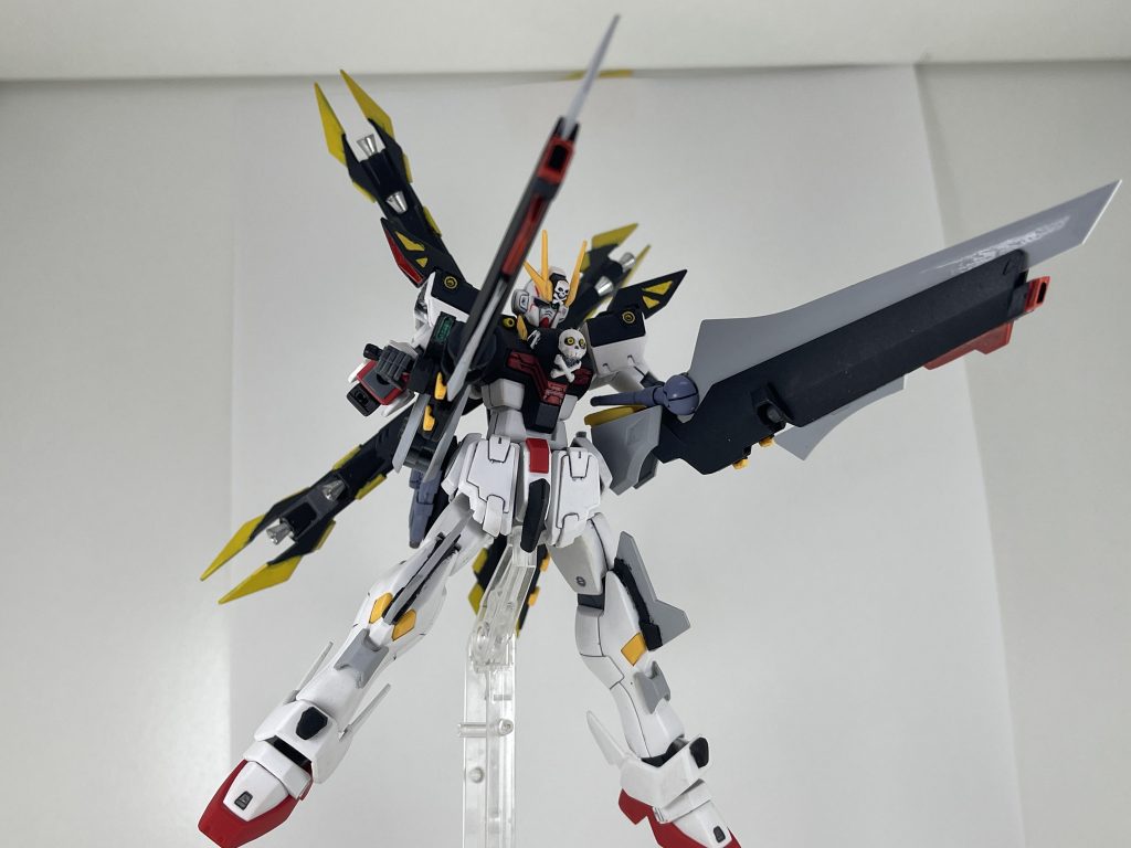 ノワールのレールガン廃止し代わりにバインダーをアレンジしてヴェスバーにしました。わかりづらいですが右目にセンサーがある状態も作ってみました。