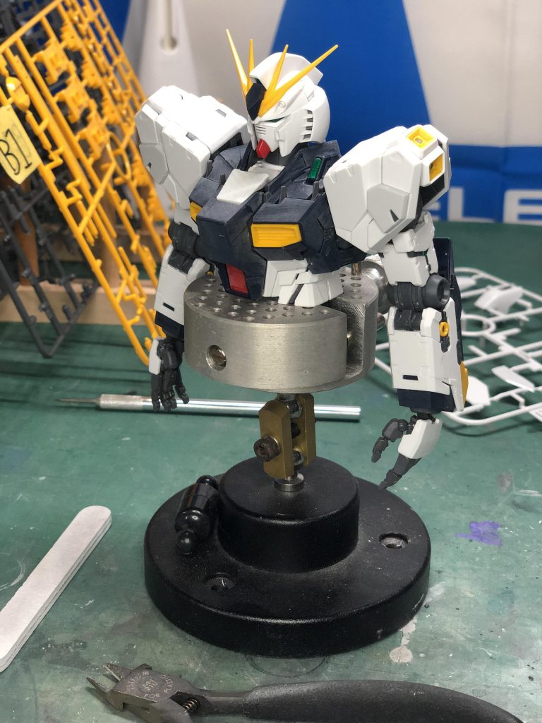 立上げ塗装とウェザリングで作るMG νガンダム ver.ka–2枚目/制作者：アヒル
