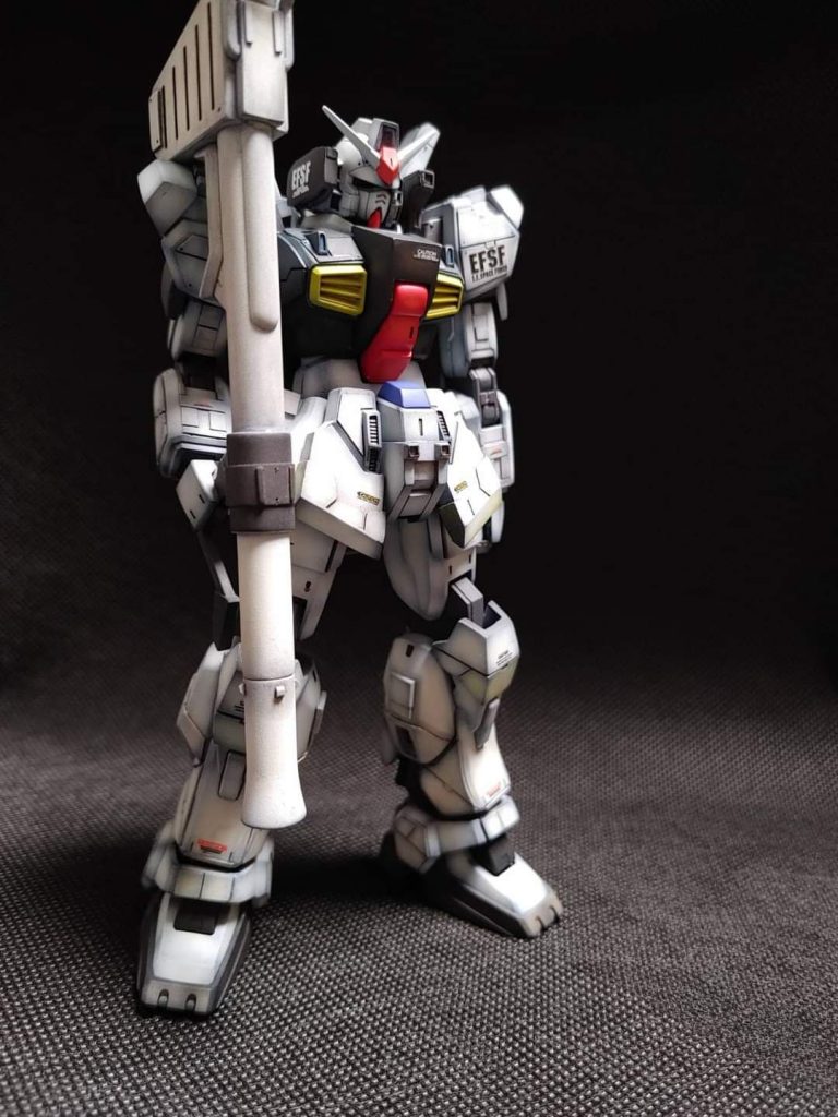 旧バズーカを持たせ。