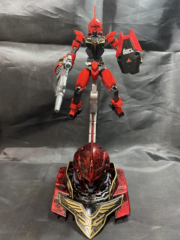 正面から。アルス系の異形の足の形よりコアガンダム系の足の形の方がシナンジュには合うかなと思い、コアガンダムも購入！