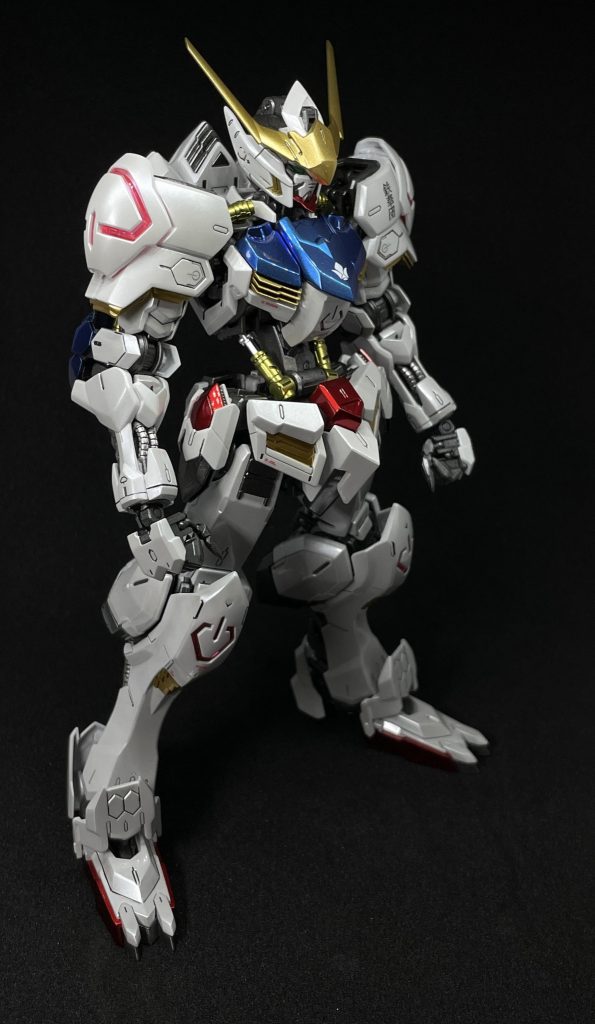 素立ちです。合っているかわかりませんがS字立ちというのを意識してみました。