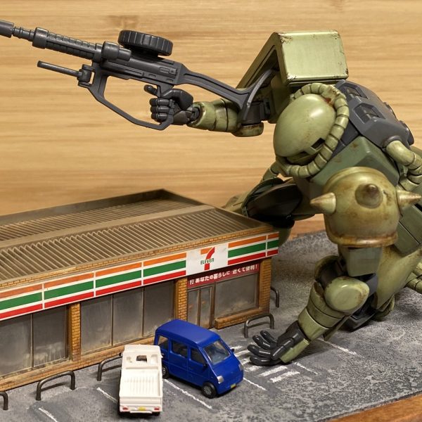 コンビニのトイレを借りようとするザクのパイロット