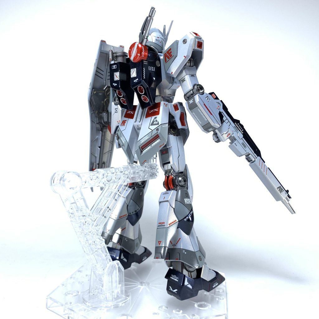 EG 1/144 νガンダム–2枚目/制作者：VR46